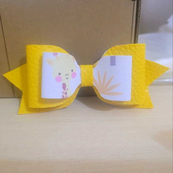 Faux Leather Hairbow For Kids - Picture 1 of 2